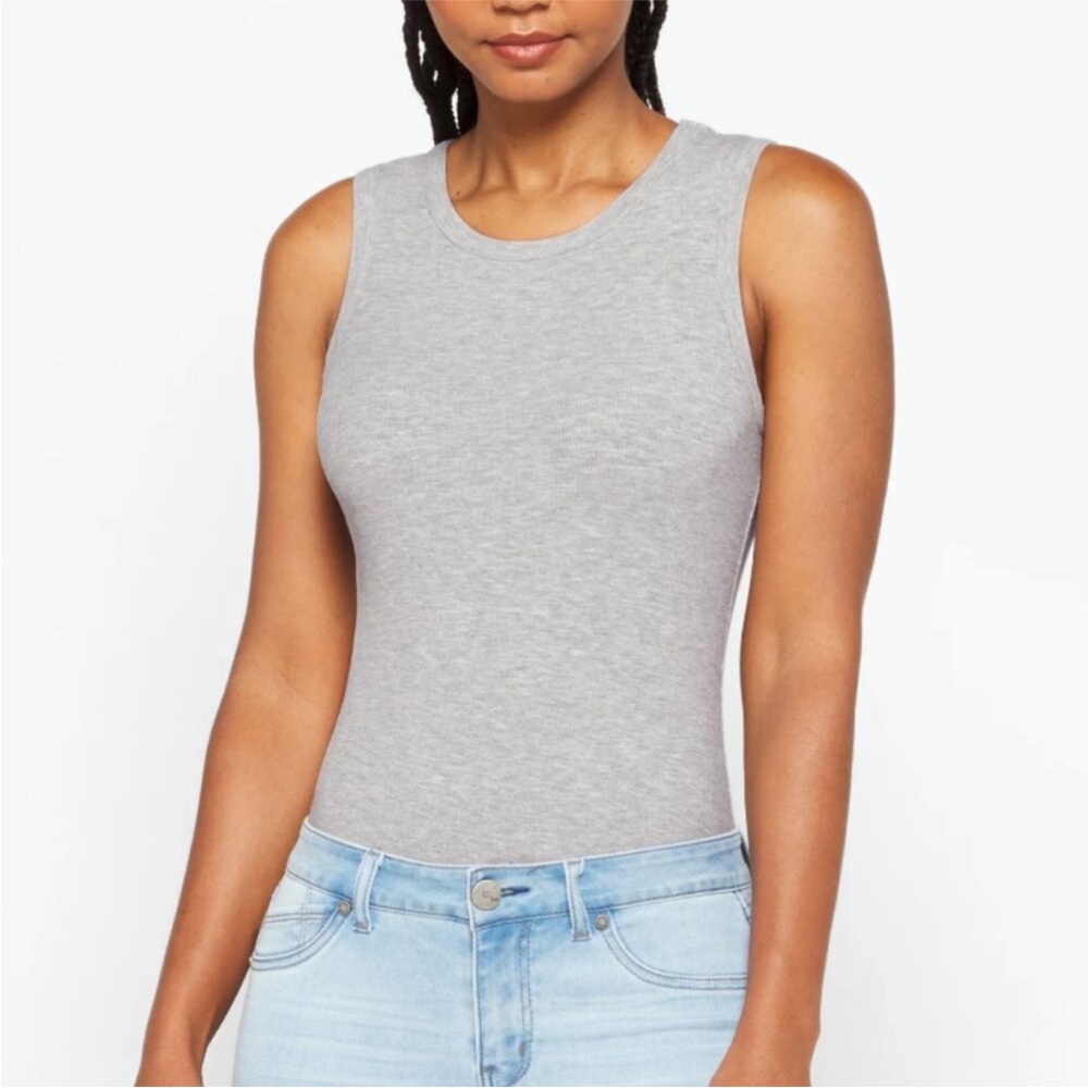 Heatherly Women’s Light Gray Ribbed Tank Bodysuit Size XL EUC!
